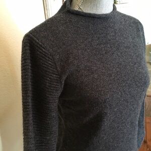 New - BR pull over sweater